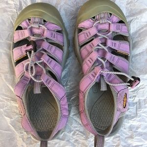 Keens Girls shoes size 4 (Big kids)